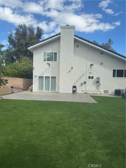 Building Photo - 7127 White Oak Ave