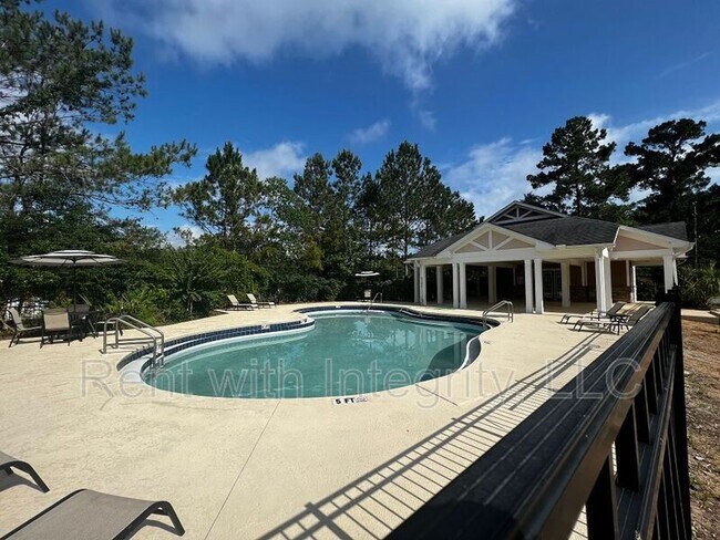 Building Photo - 2200 Del Carmel Way