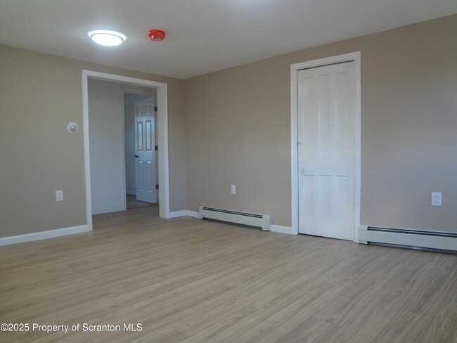 Building Photo - 539 Back St