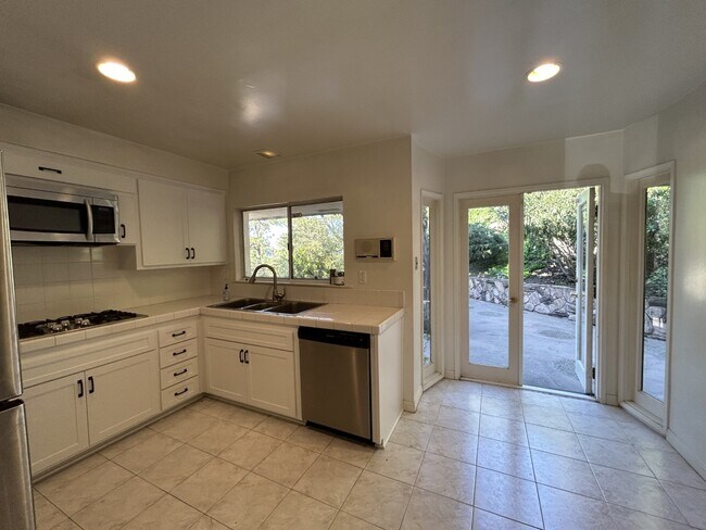 Kitchen - 17218 Escalon Dr