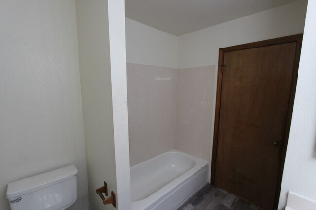 Building Photo - Bright 2BR Townhome in Boyington Heights | Private Balcony + Fenced Backyard