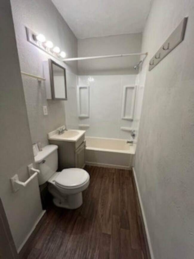 Building Photo - 1808-1810 S 6th St