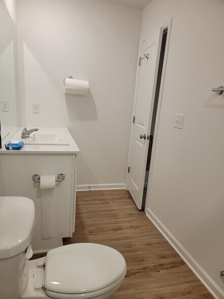 Master Bathroom - Sink View - 4713 Eagles Ridge Rd