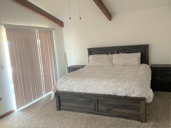 Building Photo - Lake Oroville Lake House with Spectacular Views!