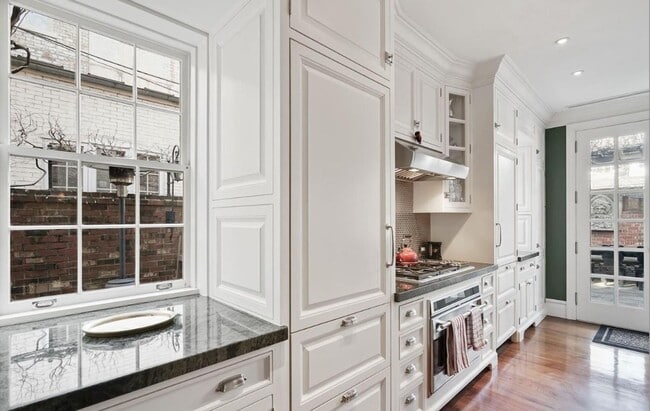 Building Photo - Georgetown East Village Perfection with PA...