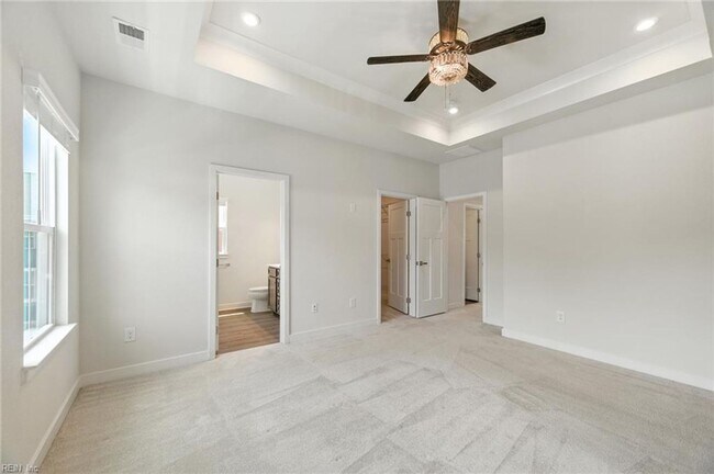 Building Photo - Newer Townhouse for lease
