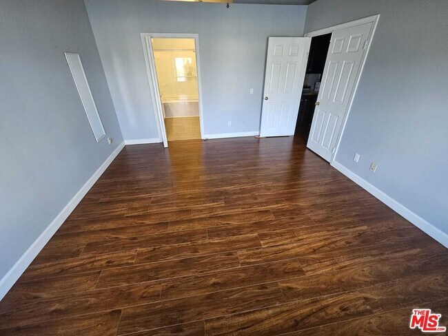 Building Photo - 290 Ridgeton Ln