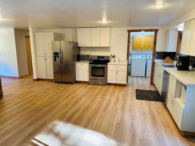 Building Photo - Beautiful Acreage Property