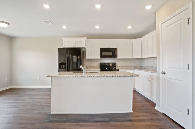 Building Photo - 3 BD 2 BA Split plan Home in the Ocean Spr...