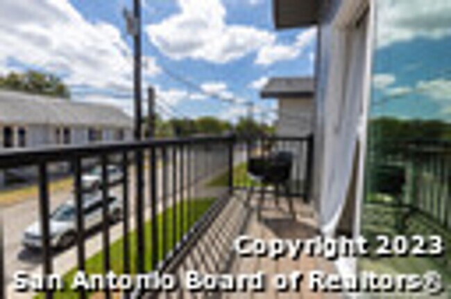 Building Photo - 343 Porter St