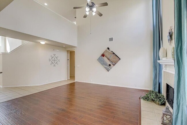 Building Photo - 537 Golden Creek Dr
