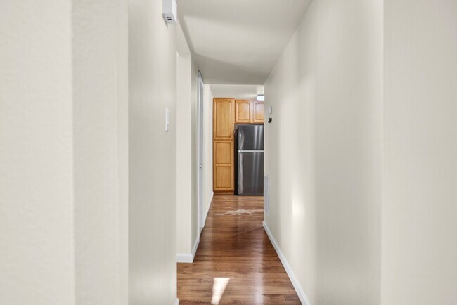 Building Photo - Move-In Ready 3BR/2BA Near UC Davis, Pets Welcome