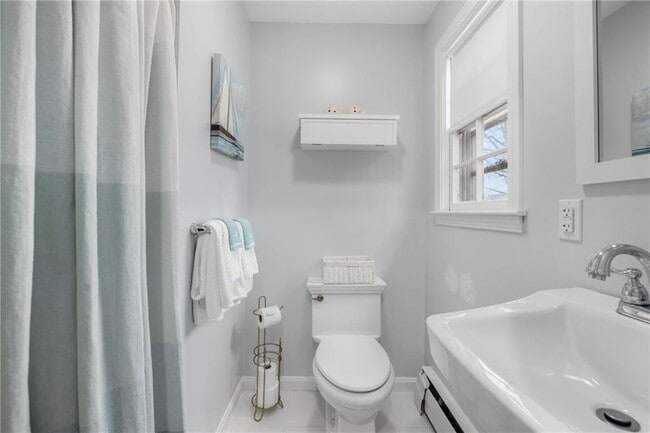 Building Photo - 384 Valley Rd