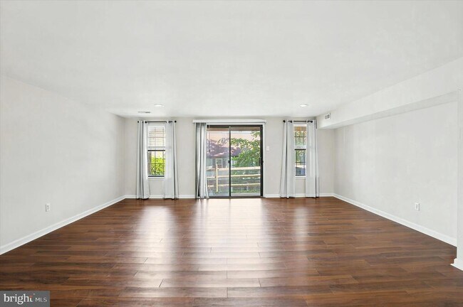 Building Photo - 706 Andover Ct