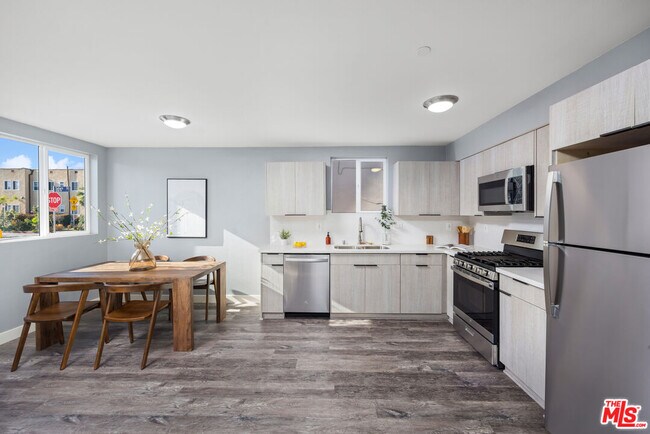 Building Photo - 1522 Cochran Ave