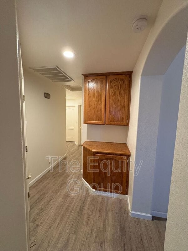 Building Photo - 2322 E Beech Ct
