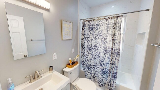 Building Photo - 1341 Franklin St NE