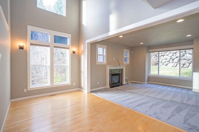 Building Photo - 1749 Skyline Ridge Ln SW