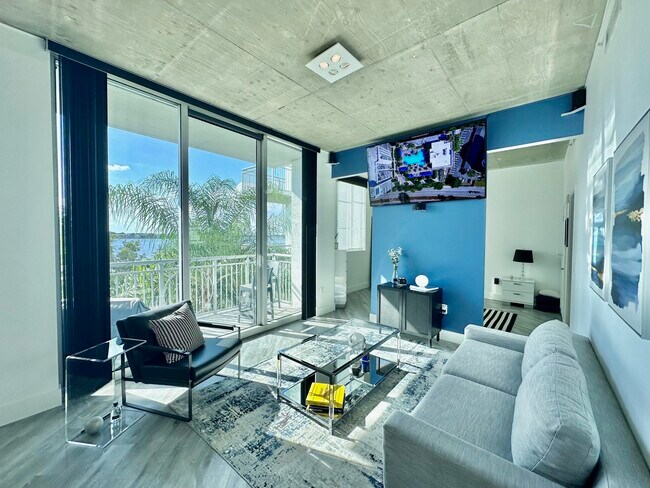 Building Photo - 300 S Australian Ave