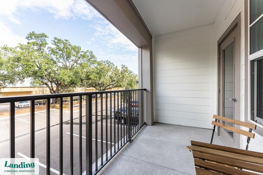 Building Photo - 1225 Utica Dr