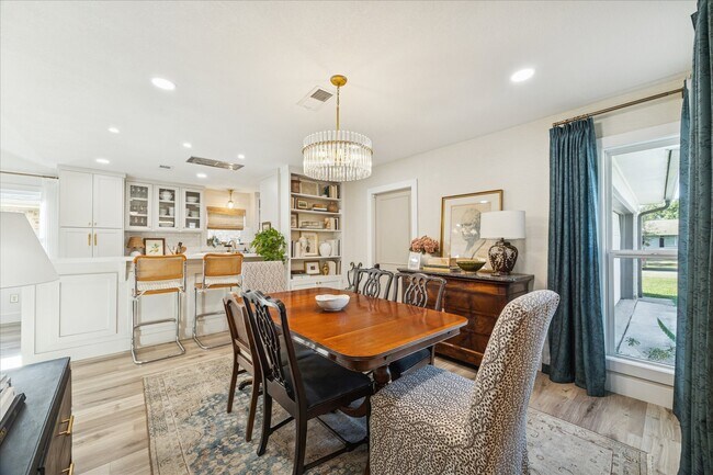 Building Photo - 5907 Hewitt Dr