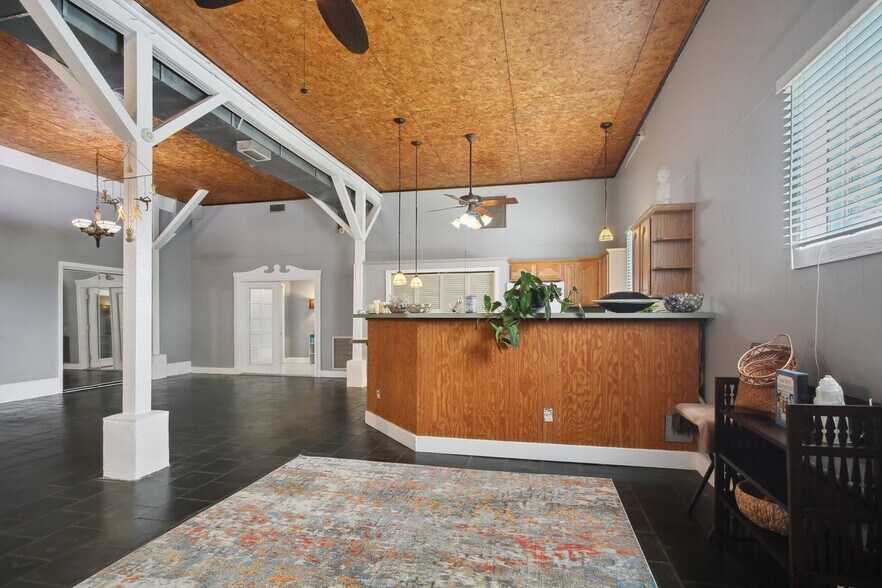 Building Photo - 116 Elmira Ave