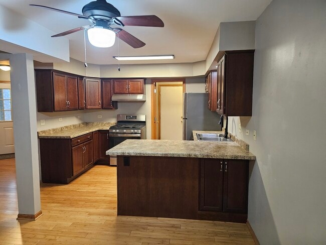 Building Photo - 2017 Thornwood Cir