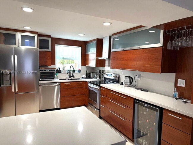 Building Photo - 2430 SW 22nd Terrace