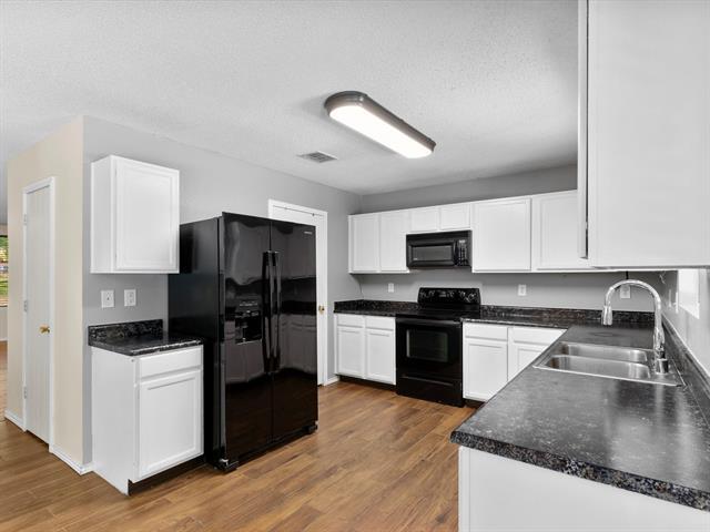 Building Photo - 2412 Avalon Creek Way