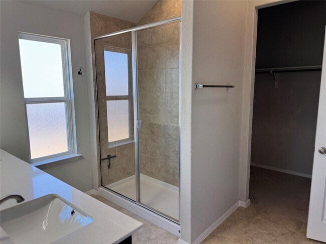 Building Photo - 225 Graver St