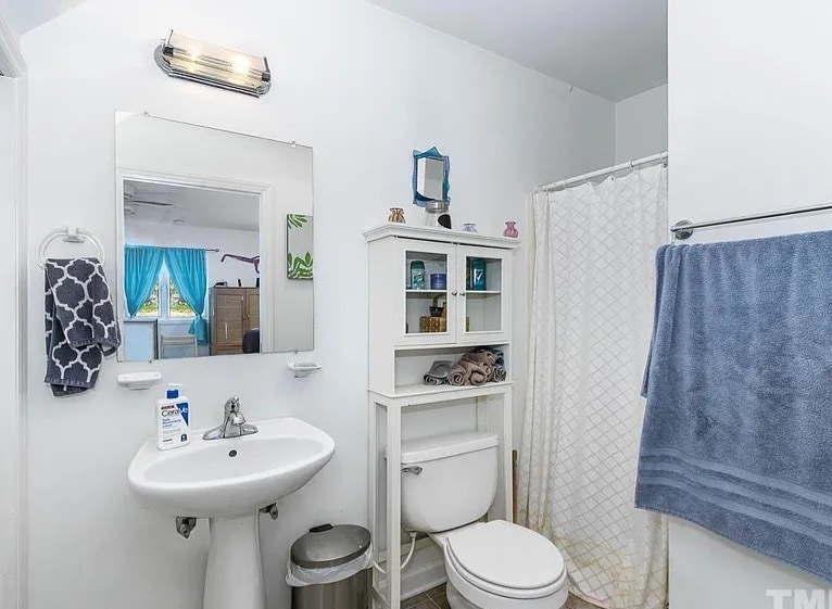 1 Bathroom with shower, storage - 115 W Woodridge Dr