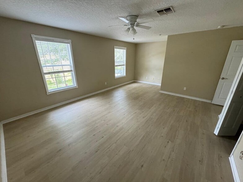 Building Photo - 13548 Tea Rose Way