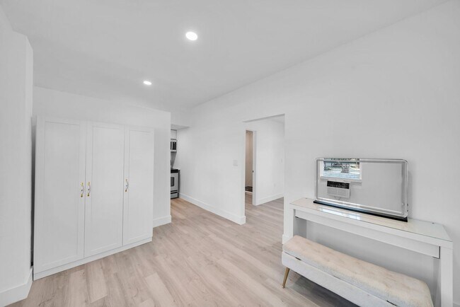 Building Photo - 128 Eucalyptus Ct