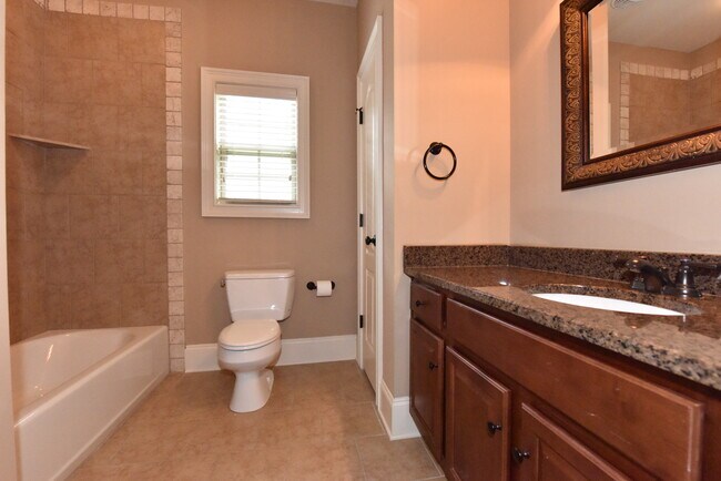 Building Photo - 1453 Cloverbrook Cir