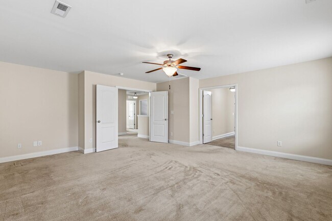 Building Photo - 5 Bedrooms in the heart of Summerfield!