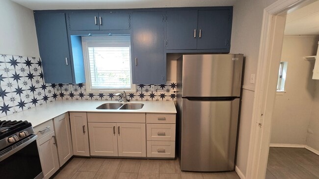 Building Photo - 237 Senisa Dr