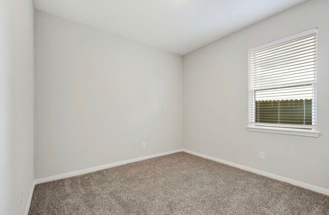 Building Photo - 9351 Aniston Blf