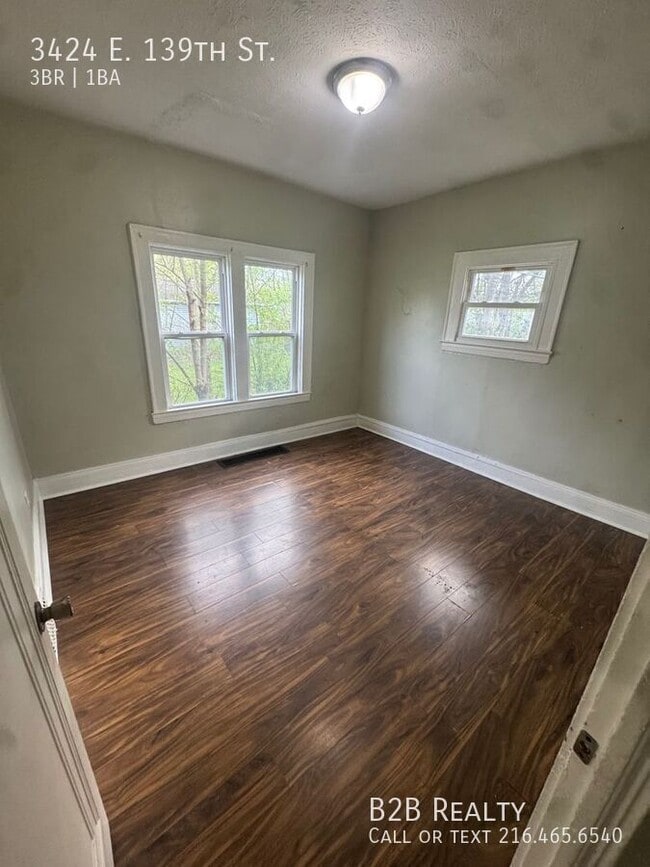 Building Photo - 3424 E 139th St