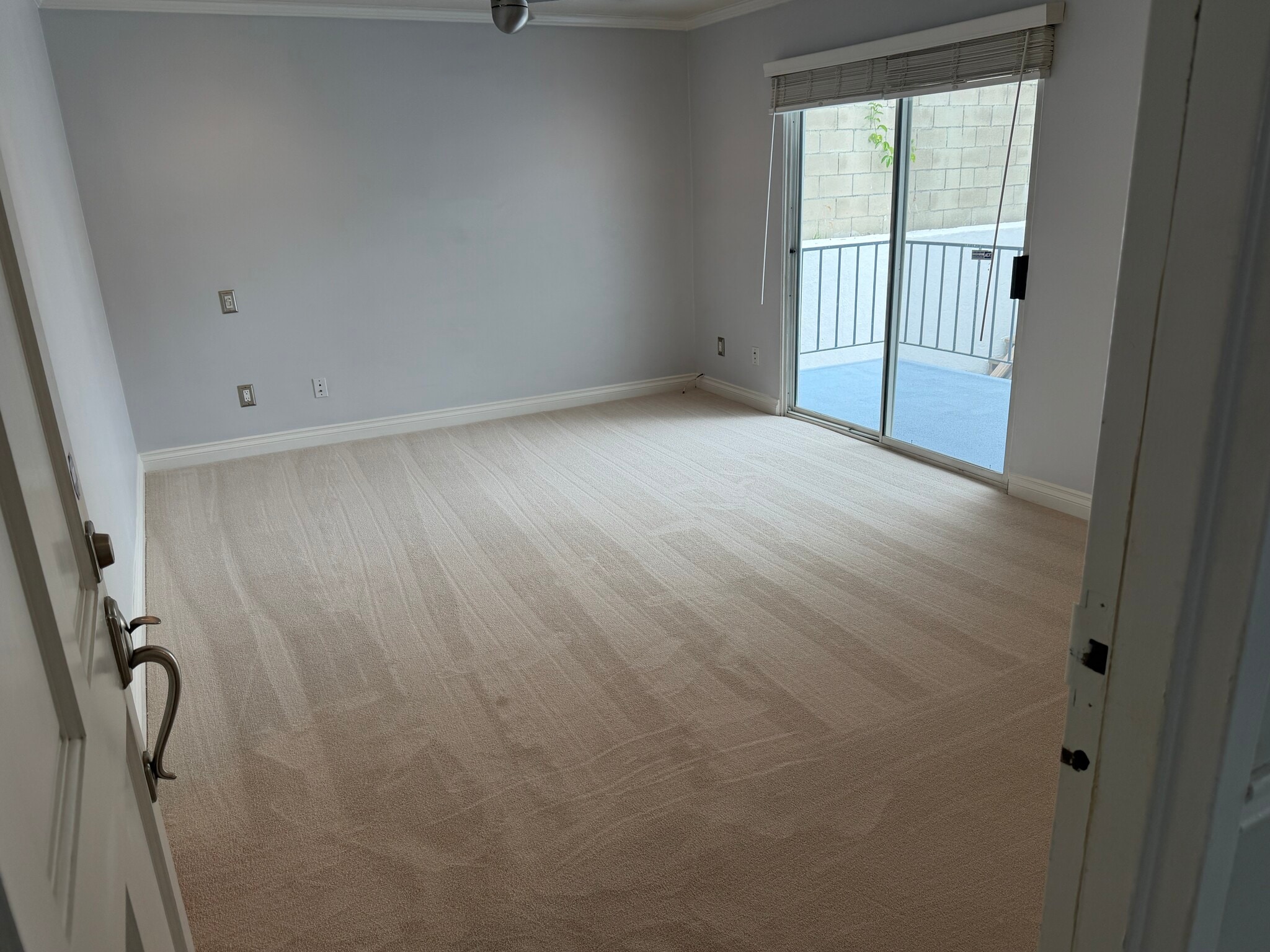 Living room and 2nd balcony - 1649 Appian Way
