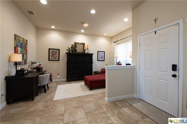 Building Photo - 5633 Briar Fld
