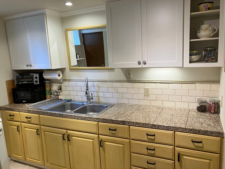 Building Photo - 1691 Parrish St