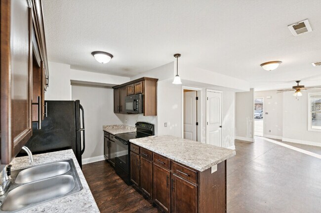 Building Photo - 1758 Spring Water