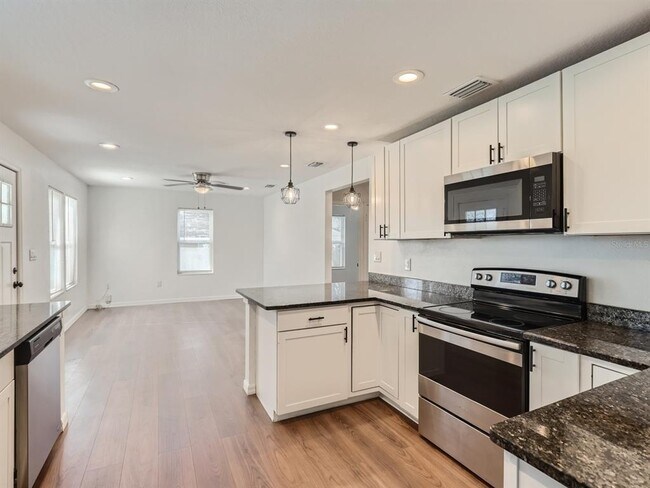 Building Photo - 808 Orchid Ave