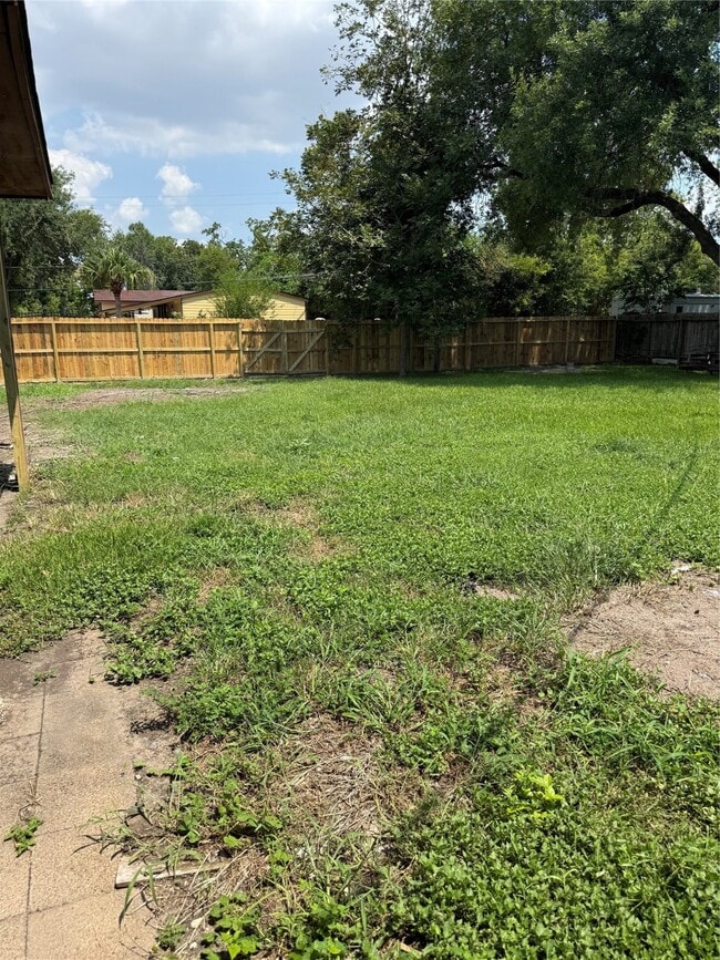 Building Photo - 2603 Goldenrod St