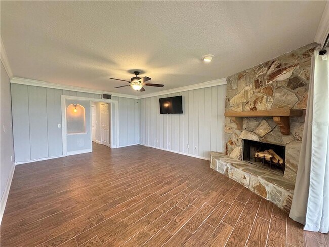 Building Photo - 2410 Hartridge Point Dr W