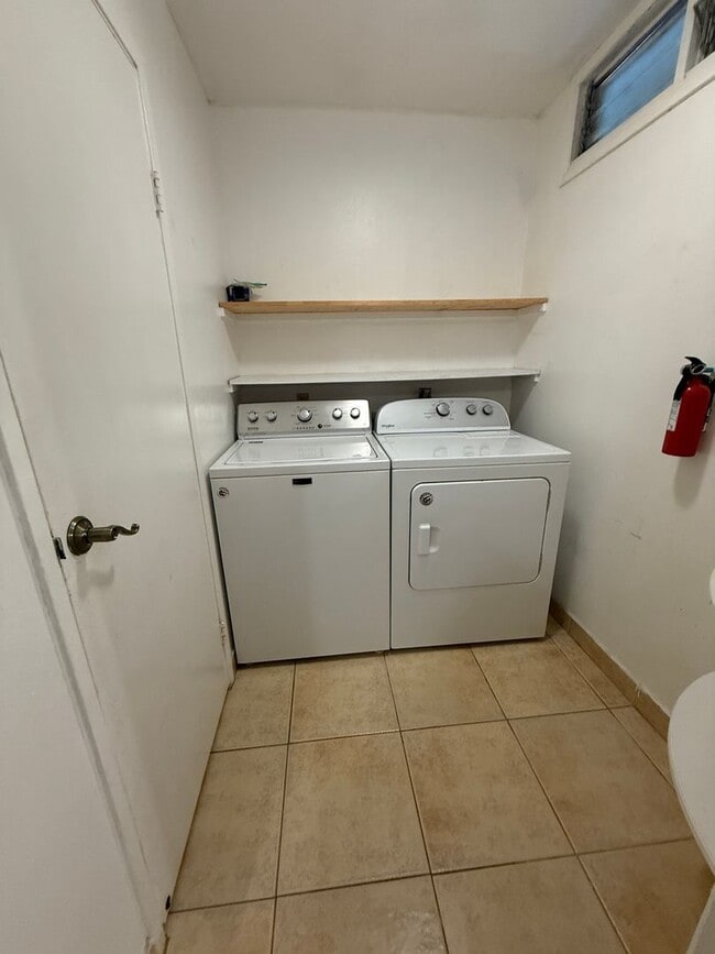 Building Photo - Laulea Town Houses (Mililani) - 3 bdrm/2.5 bath/2 parking