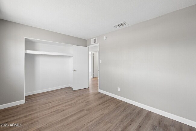 Building Photo - 8050 W Weldon Ave