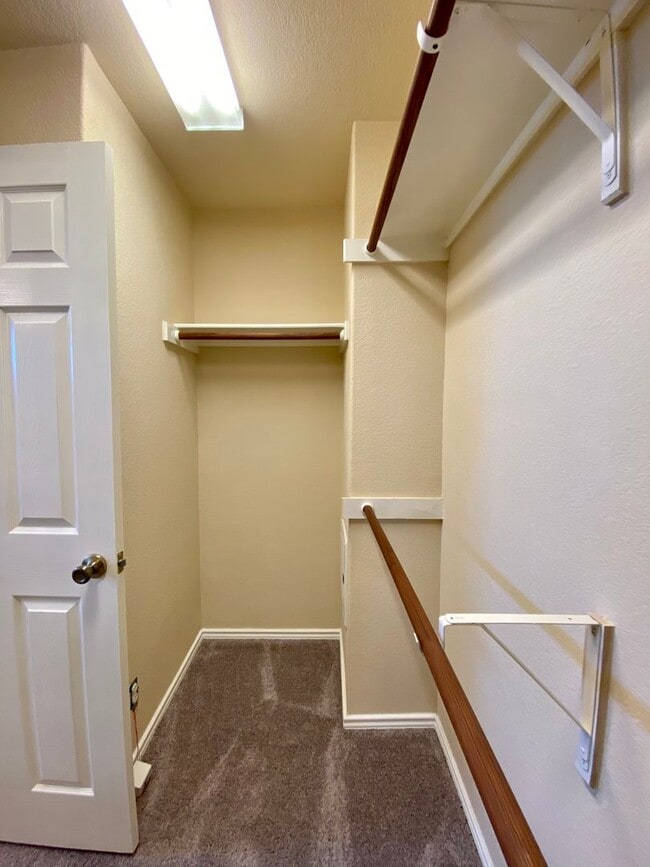 Building Photo - Charming New Braunfels Home Available for Immediate Move In