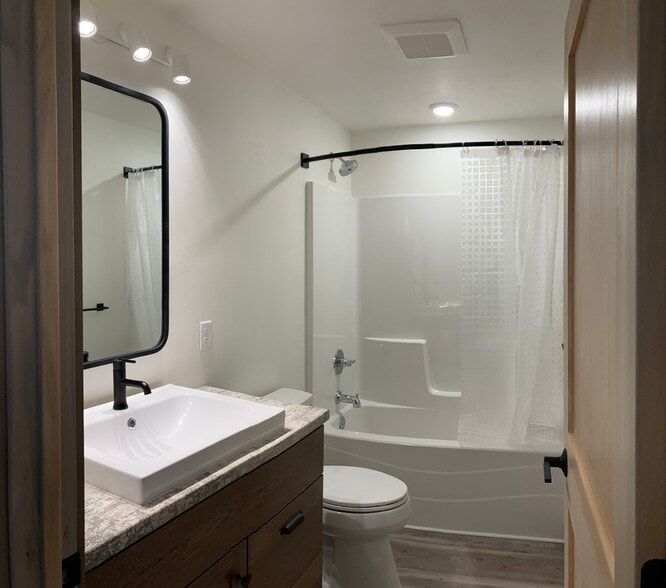 Building Photo - 5232 County Road II