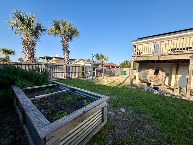 Building Photo - 723 Sailfish Dr